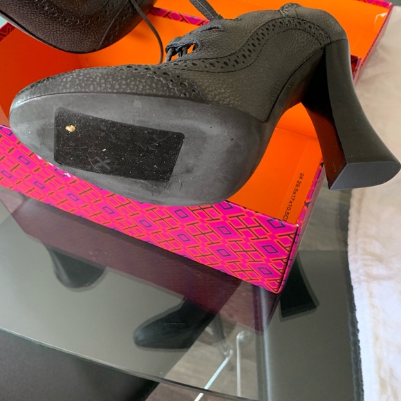 Black High Heels with Peep-Toe Design and Lace-Up Style - Picture 2 of 3